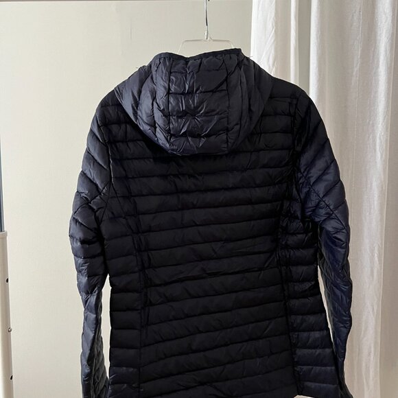 Navy Blue Packable Jacket (NWOT) - Picture 2 of 4